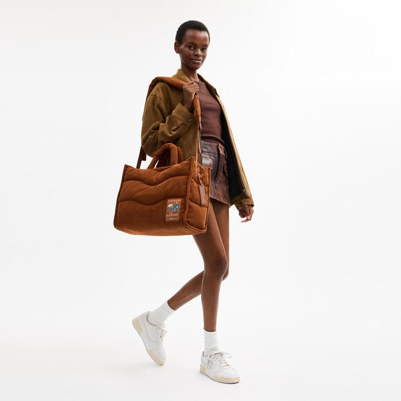 Coachtopia Loop Tote With Wavy Quilting In Corduroy - Picture 6 of 10